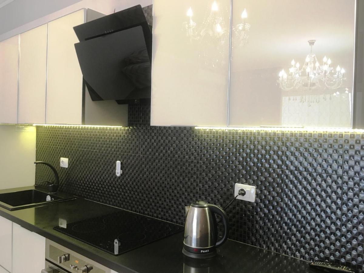 Royal Queen And King Luxury Apartment Sarande Exterior photo