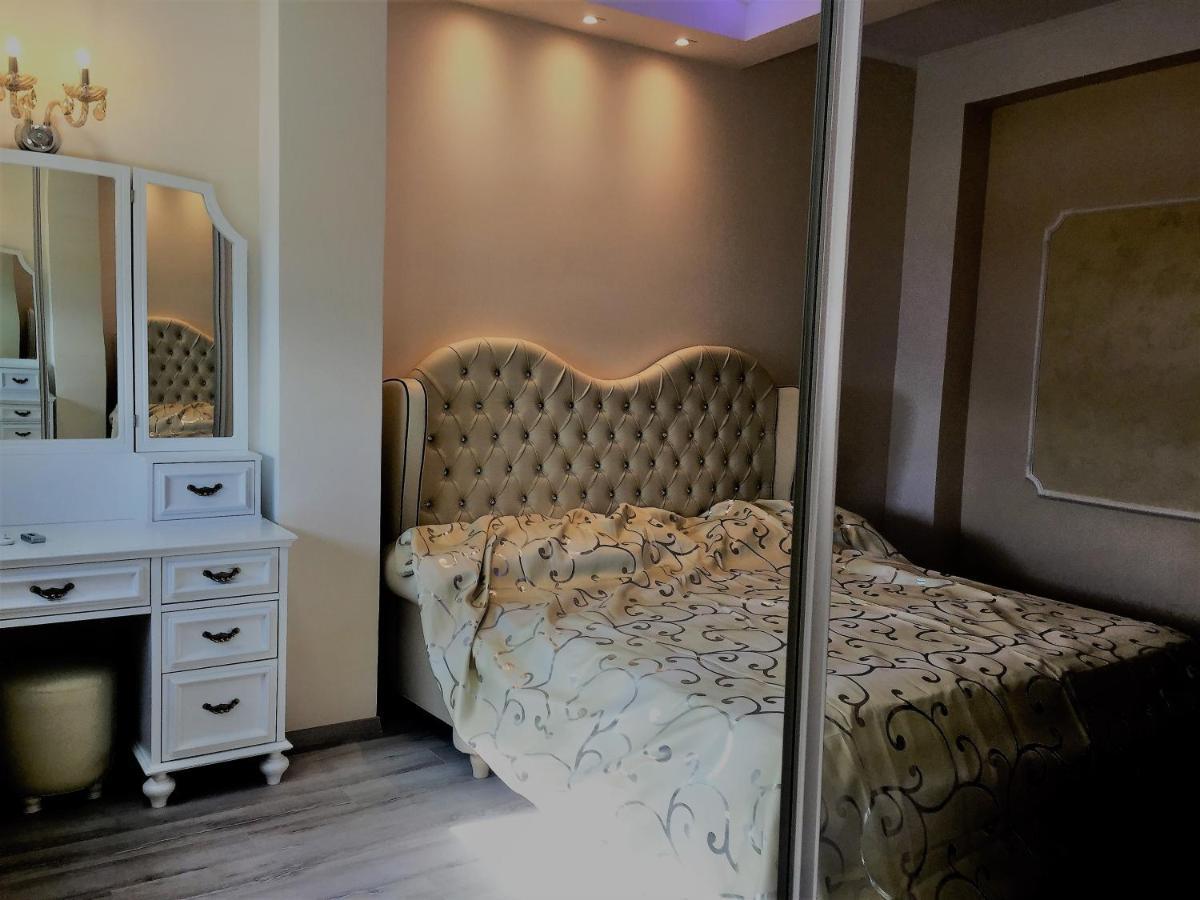 Royal Queen And King Luxury Apartment Sarande Exterior photo